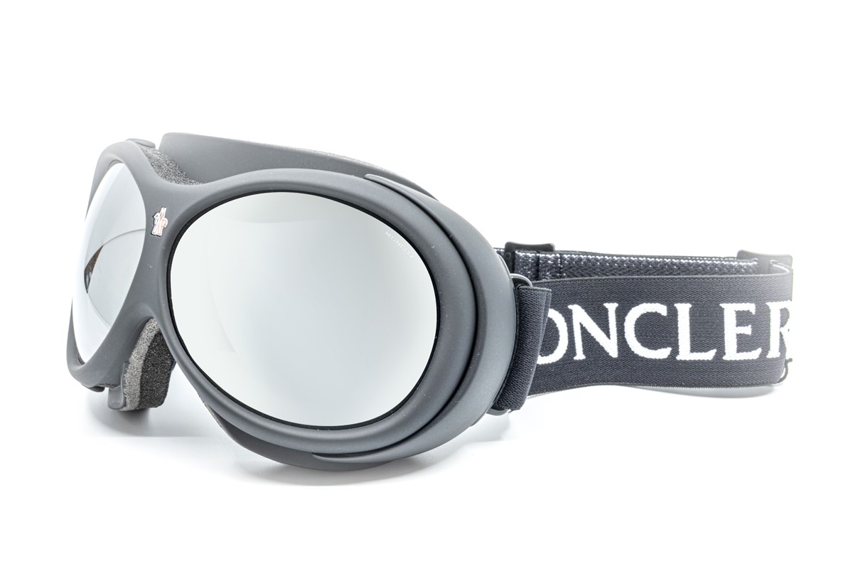 Moncler-zonnebril-optiek-vermeulen-02-2022-017.jpg